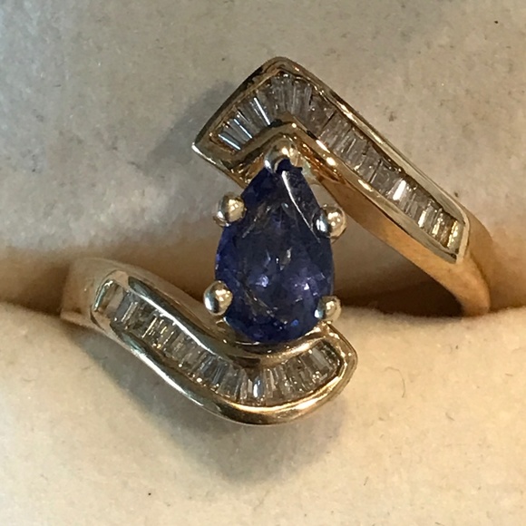 Tanzanite & Diamond Ring 14K. gold Size 7 - Picture 10 of 15